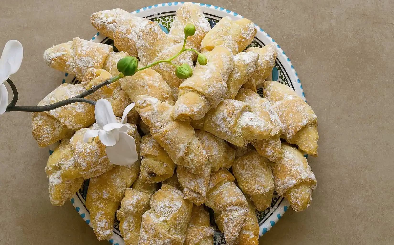 Krehké plnené rožteky: Do pol hodinky na stole!