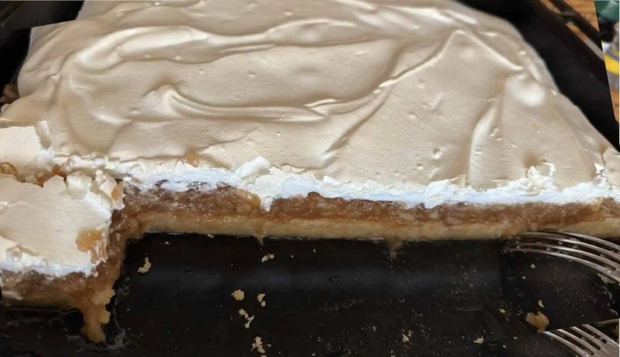 Jablkový koláč s orechmi a penou: Lepší koláč nenájdete!