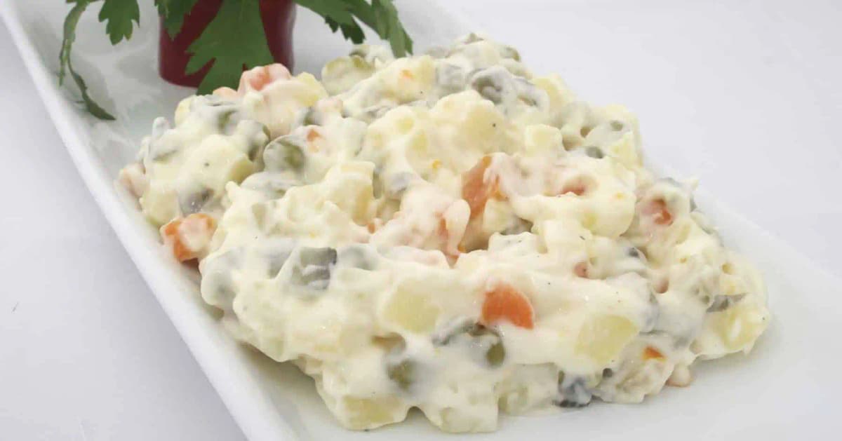 DIÉTNY zemiakový šalát: Ľutujem, že som tento recept nepoznala už skôr, zbožňujú ho aj najväčší jedáci!