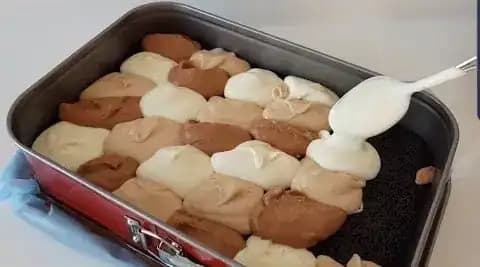 Neskutočne chutné šálkové rezy s vôňou kávy: Keď pripravím túto maškrtu, na ostatné dezerty sa hneď zabudne!