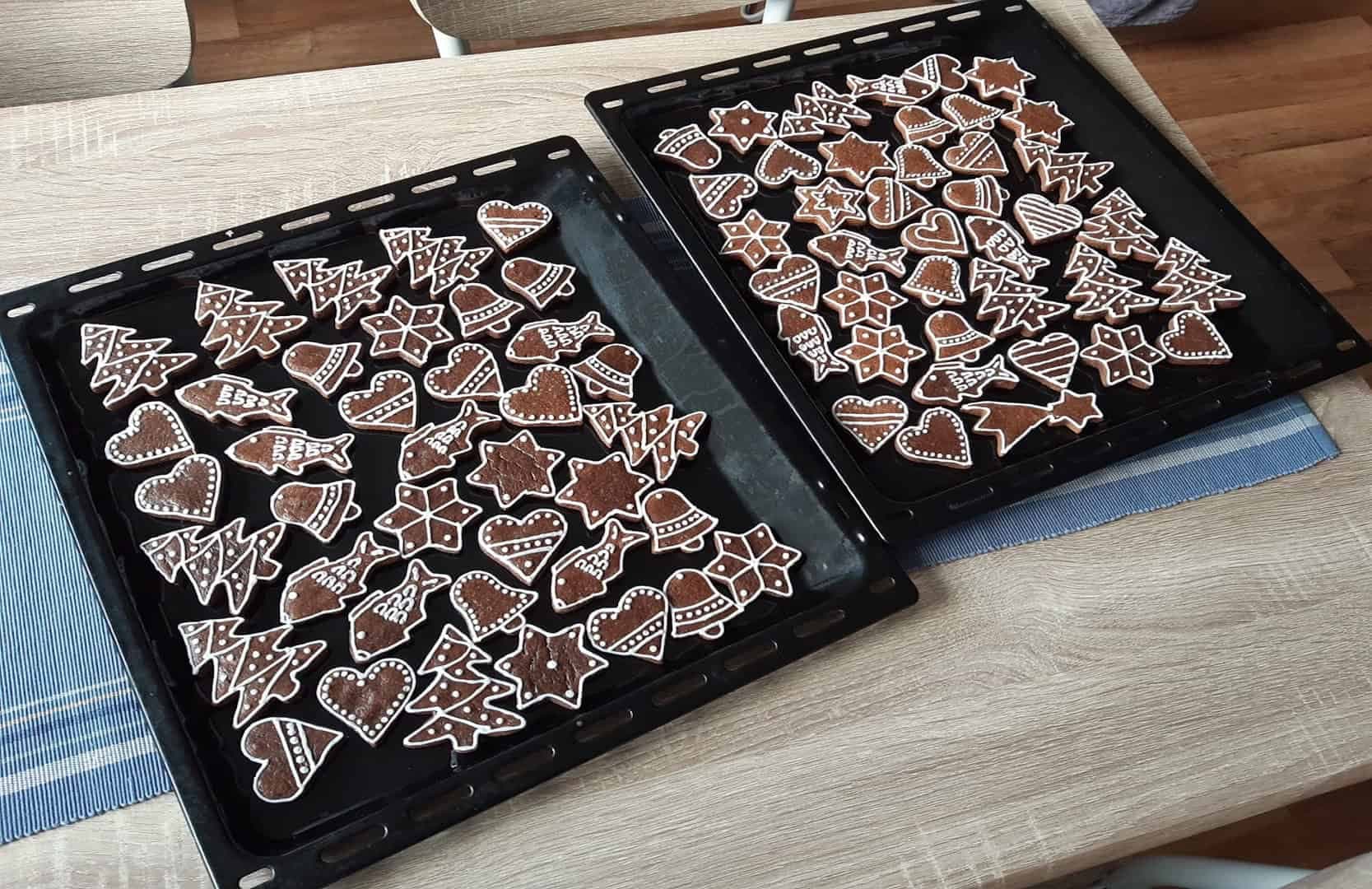 Trik s rúrou, vďaka ktorému budú vianočné medovníčky mäkké hneď po upečení!