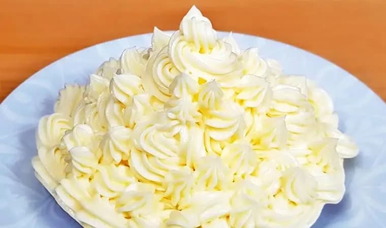 Konečne dokonalý vanilkový krém, ktorý perfektne drží: Nezráža sa, ideálny na zdobenie aj plnenie!