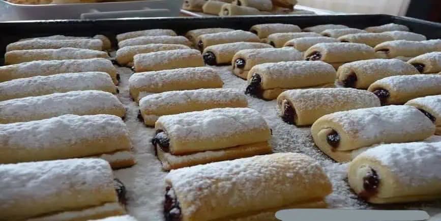 Krehučké valčeky zo smotanového cesta, plnené lekvárom!