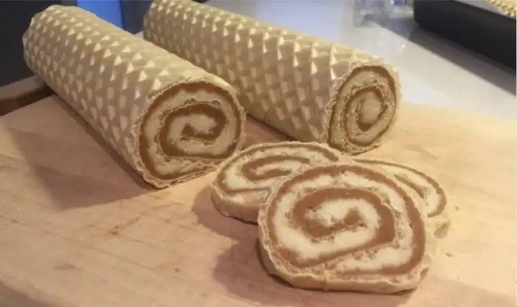 Varená OBLÁTKOVÁ roláda s karamelom a vôňou kávy: Ani vo sne mi nenapadlo, že je to také jednoduché!