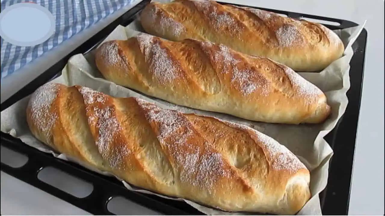 Nikto neuverí, že ste ho nekúpili v PEKÁRNI: Najjednoduchší recept na výborný domáci chlebík – 3 kusy z jednej dávky!