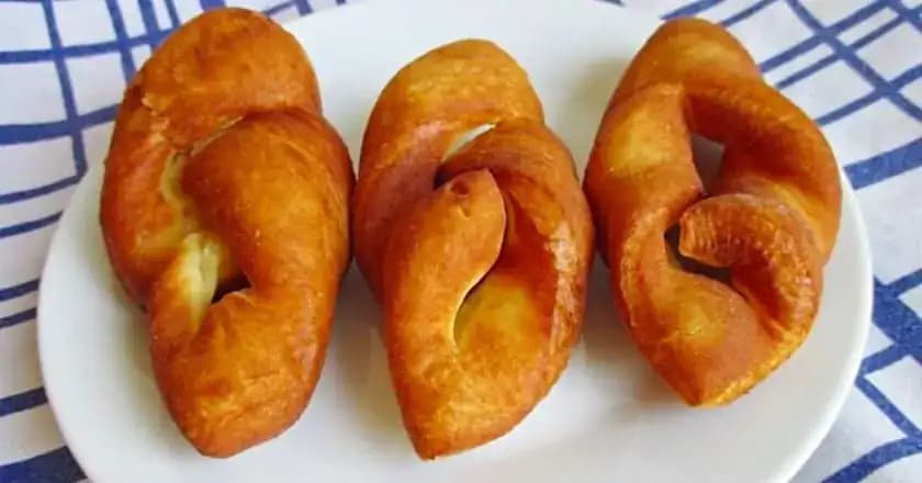Maďarské fánky z kyslej smotany: Zaručene mäkučké, nadýchané a počas smaženia nenasiaknú skoro žiaden oleja!