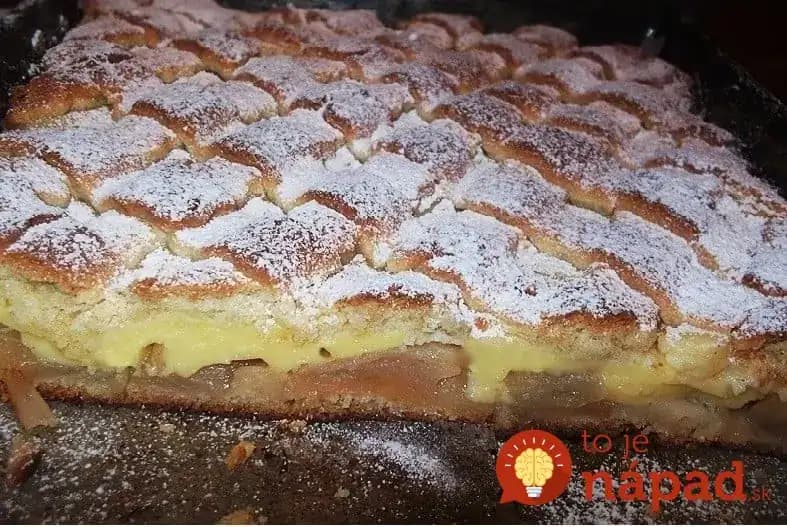 Vanilkový pudingáč s jablkami a poriadnou porciou krému: Šialene dobrý koláč!