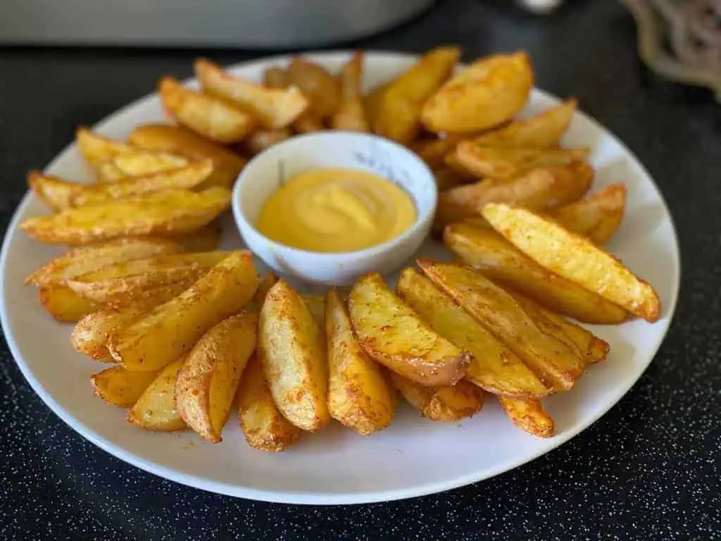 Konečene som objavila najlepšie pečené zemiaky – SEDLIACKY recept: Iba jedna prísada zaručí dokonale chrumkavú kôrku!