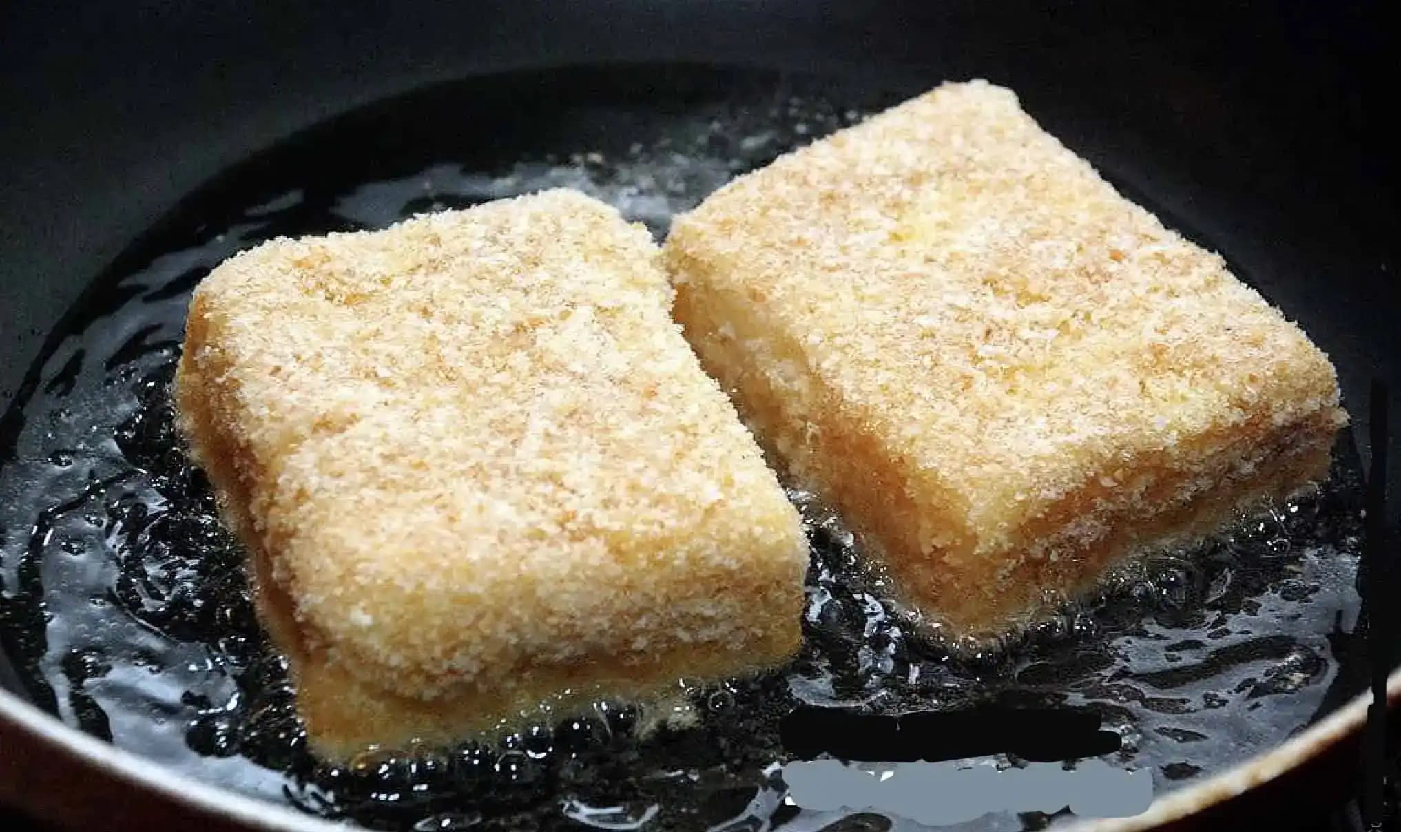 FINTA, ako obaliť vyprážaný syr tak, aby vám nevytiekol: Toto som sa naučila v jedálni ešte za socializmu a praktizujem dodnes – syr je ešte chutnejší!