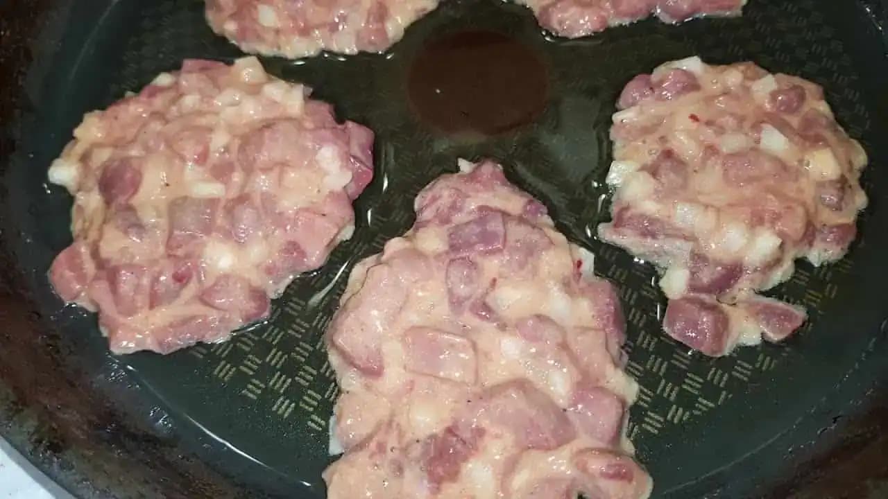 Takto varím kuraciu pečienku a všetci doma ju vychválili do nebies: NAJLEPŠÍ RECEPT – veľmi jemná, nikdy nestvrdne!
