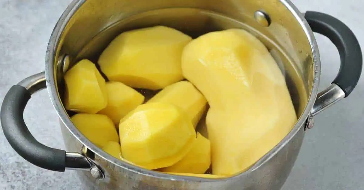 TAJNÝ trik pre najlepšie ZEMIAKY pod slnkom: Skúste TO už zajtra, keď ich budete variť k obedu!