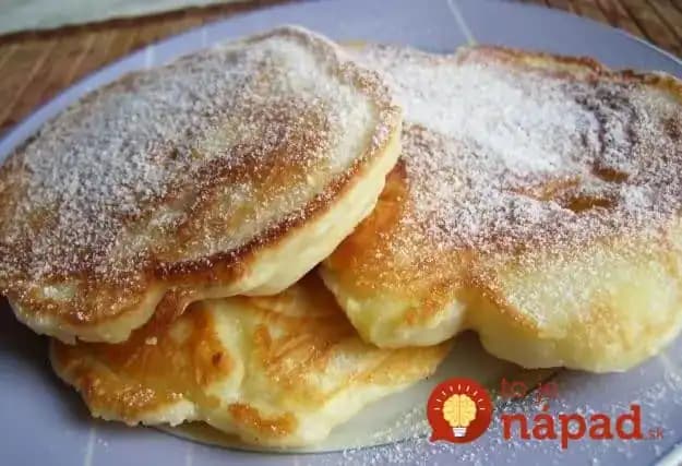 Najlepšie hrnčekové cesto na lievance: Potrebujete len 1 hrnček, 2 jablká a základné prísady – odporúčam zdvojnásobiť dávku!