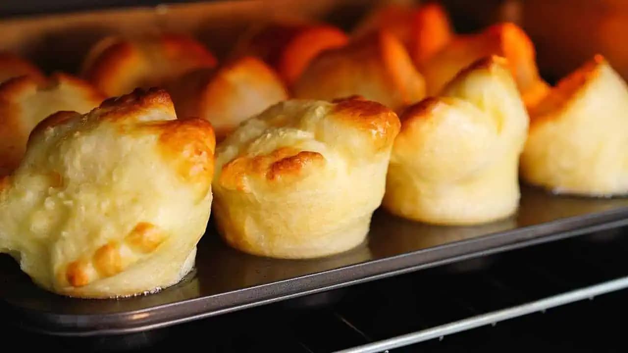 Koláčiky nadýchané ako oblak: Len 3 ingrediencie! Veľmi lacné, jednoduché a rýchle!