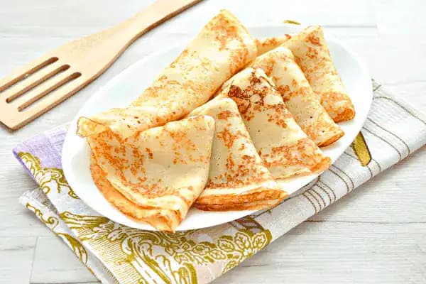 Dokonalé palacinky na 3 hrnčeky: Super jemné, vláčne a na panvici sa netrhajú – recept si pripnite na chladničku!