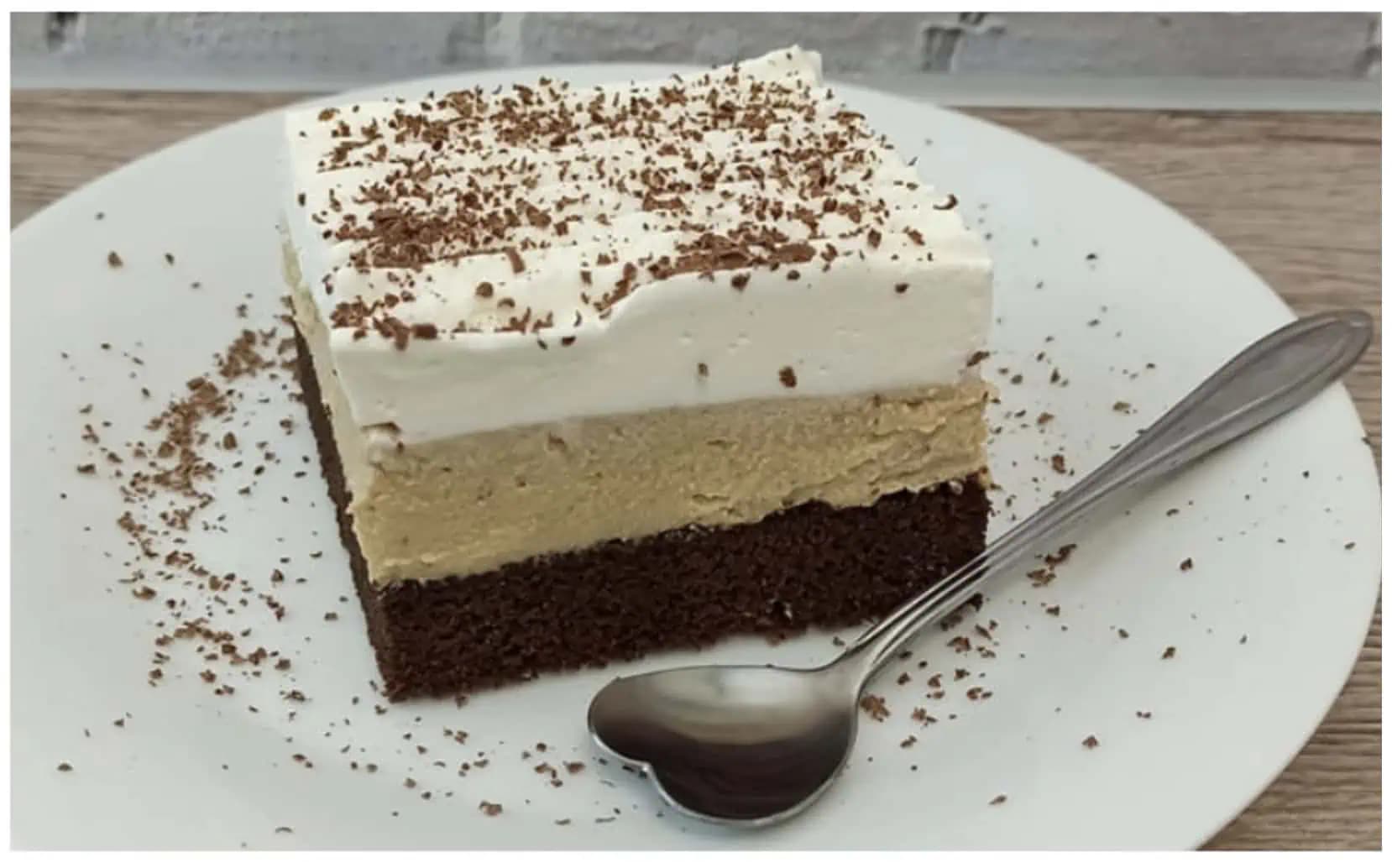 RECEPT na kávové rezy so šľahačkou: Geniálny zákusok ako z cukrárne, ktorý viete jednoducho a rýchlo pripraviť!