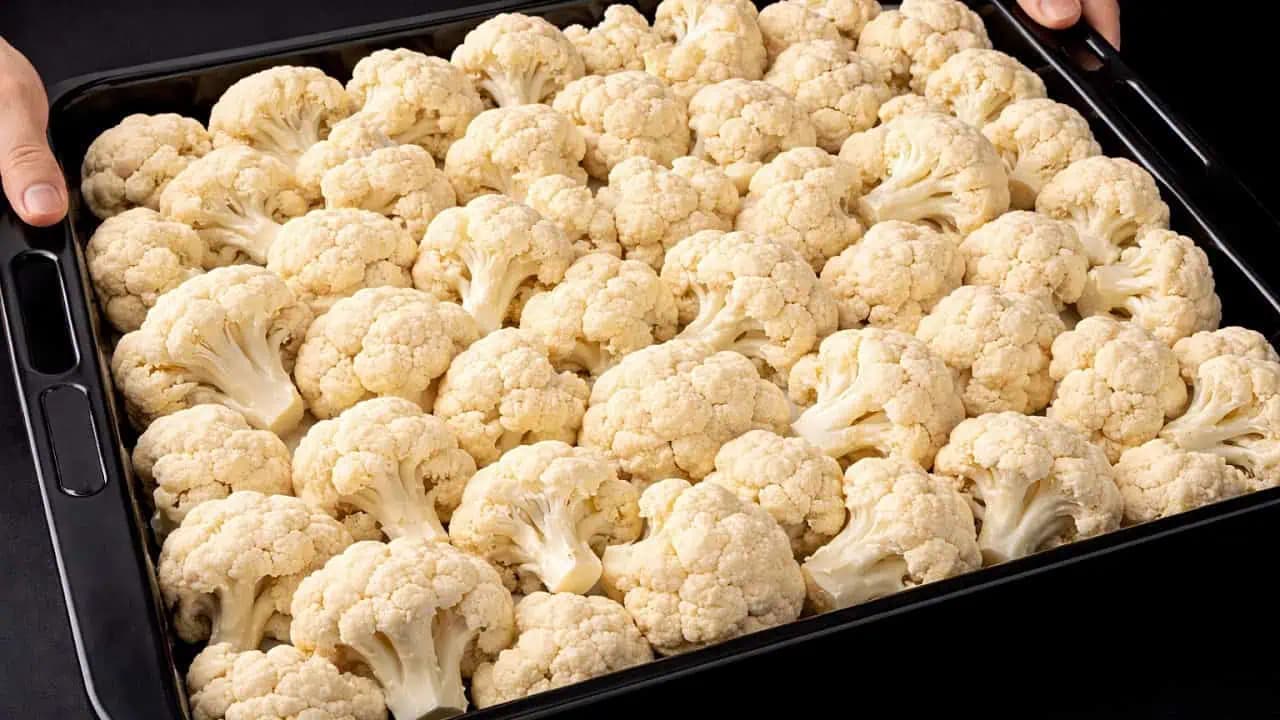 Tento trik som sa naučila v reštaurácii: Chrumkavý karfiol z rúry bez obaľovania a predvárania!