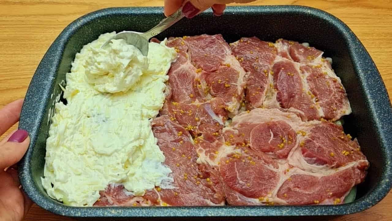 Strašne dobrá KRKOVIČKA na zemiakoch a cibuľke: Tajný trik šéfkuchára, s ktorým bude mäsko extra šťavnaté a chutné!