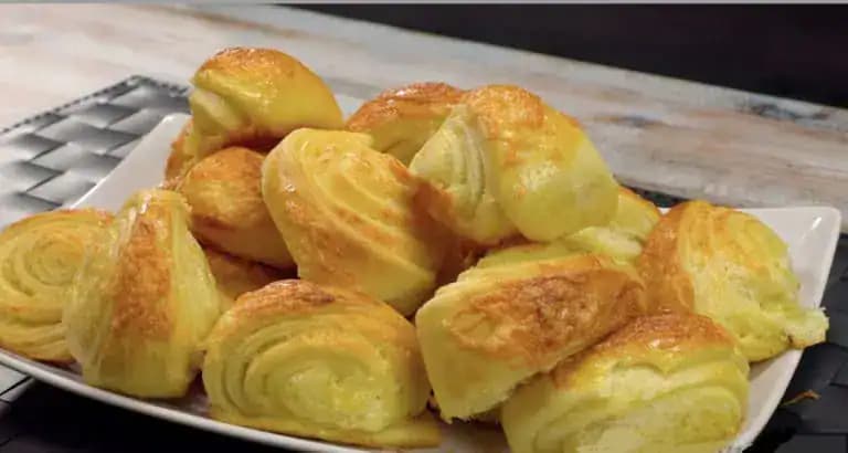 EXTRA rýchle slimáky so syrovou plnkou – za 30 minút na stole: Cesto z 3 prísad, používam ho aj na rožky a záviny!