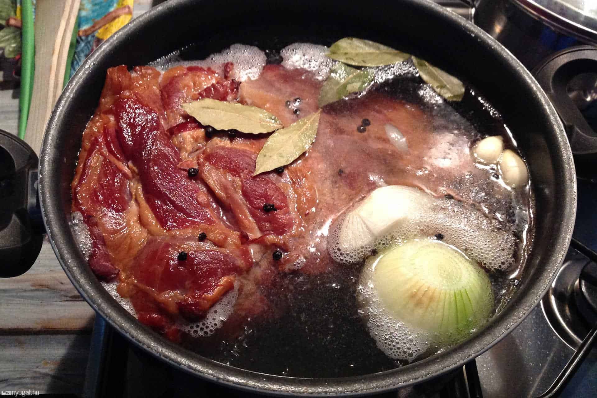 Rada MÄSIARA, ako uvariť dokonalé údené na veľkonočný stôl: NIkdy som nejedla tak fantastické mäsko, robím už LEN takto!