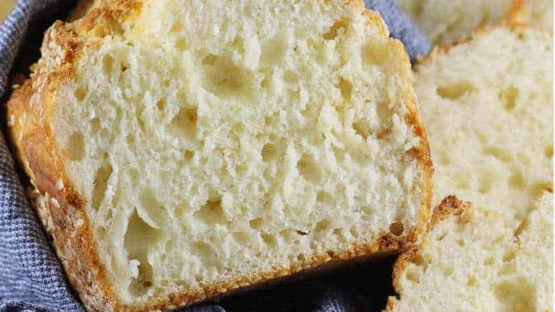 Geniálny CHLIEB bez droždia a sódy bikarbóny, jednoduchý na prípravu a mäkučký: Ani MINÚTKU nekysne!