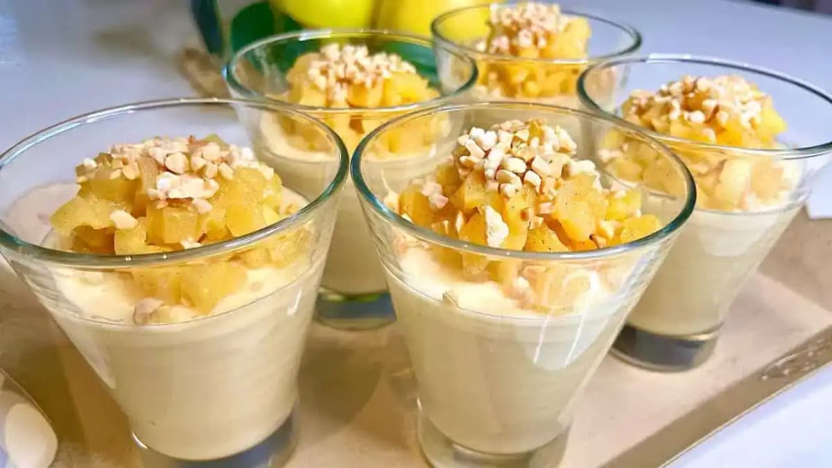 Ak máte doma 1 jablko a 500 ml mlieka, toto určite skúste: KRÉMOVÉ poháre s chuťou karamelu – lacná, rýchla maškrta!