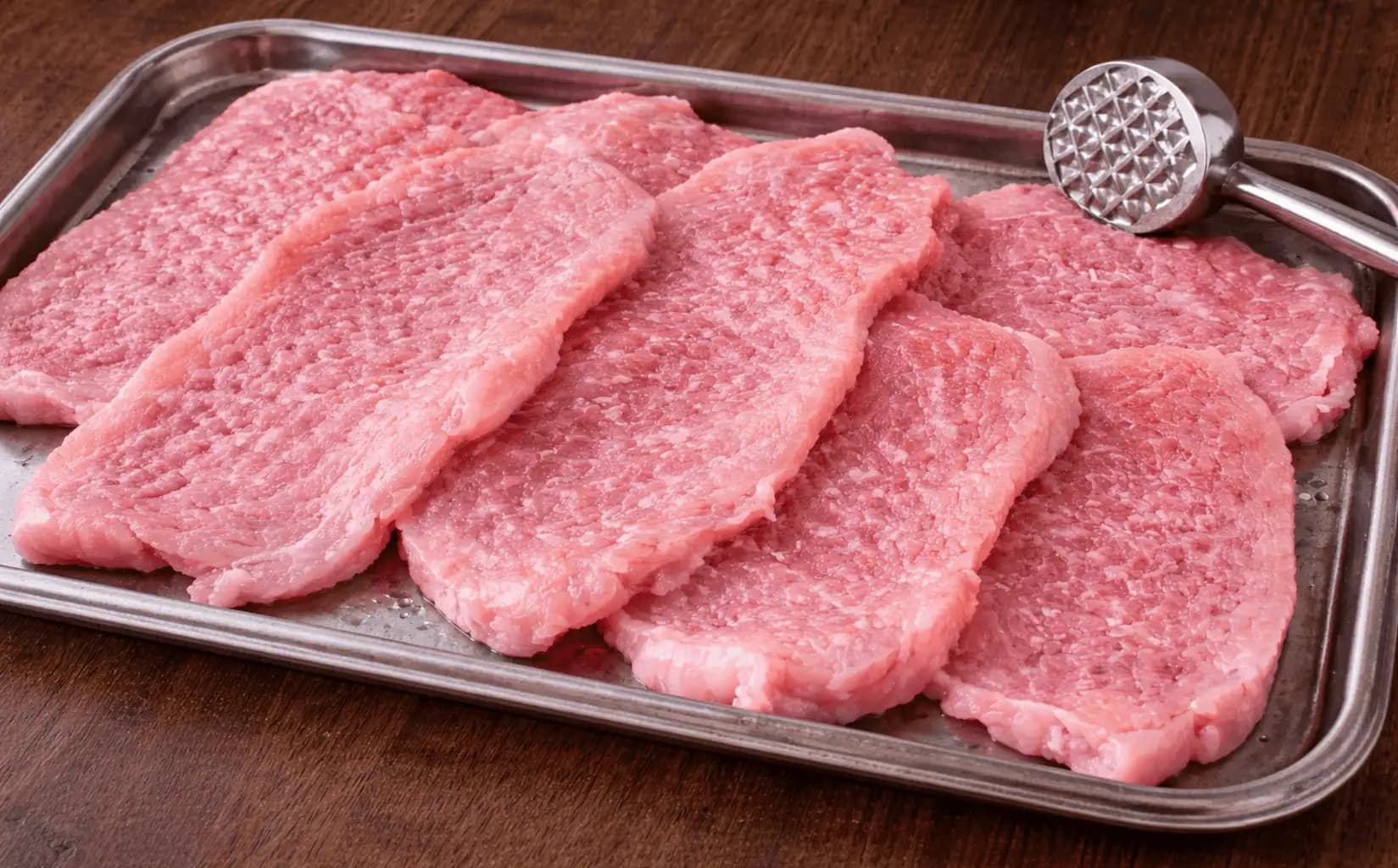 TAJOMSTVO, ako pripraviť najchutnejšie rezne: Vynechajte múku a skúste tento zlepšovák – mäsko šťavnaté a fantasticky chutné!