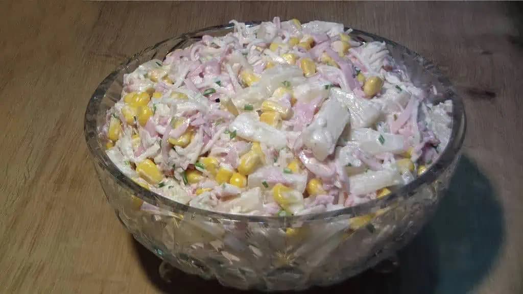 Fitness recept na vynikajúce a zdravé jedlo: LAHÔDKOVÝ šalát za 5 minút – ideálna diétna večera!