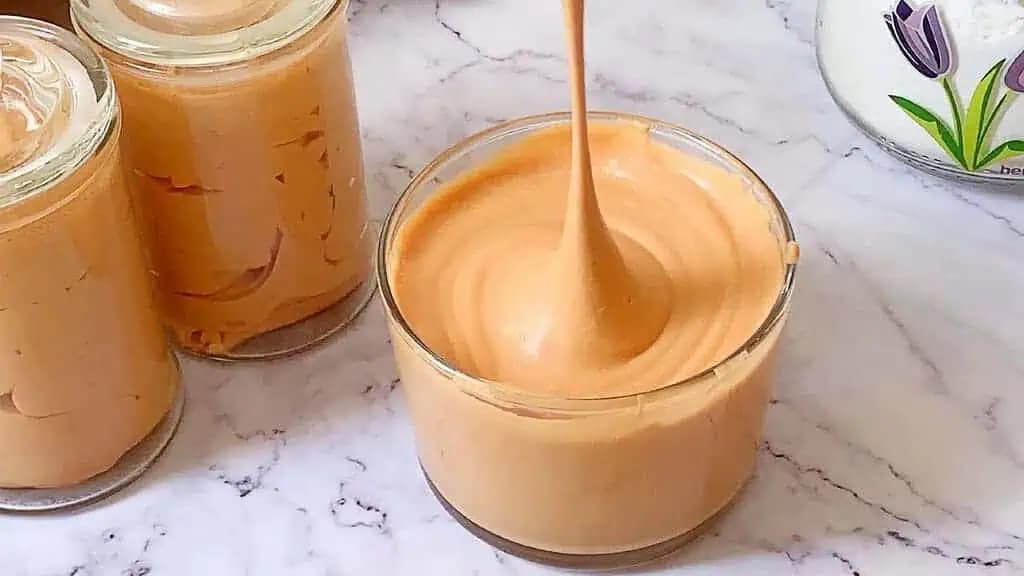 Už ste skúšali ŠĽAHANÝ karamel? Beriem 3 prísady a robím najlepší krém na zdobenie a plnenie koláčov!