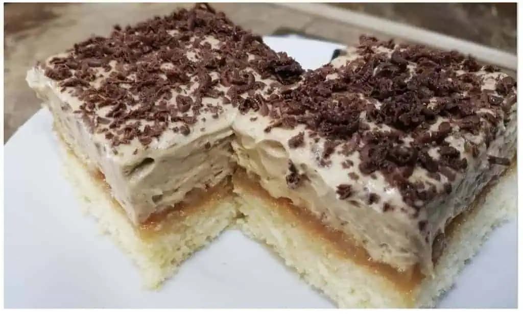 KÁVOVÝ koláčik na lyžičky – rýchly a jednoduchý recept: Pečie sa len 12 minút a chuť je bezkonkurenčná!