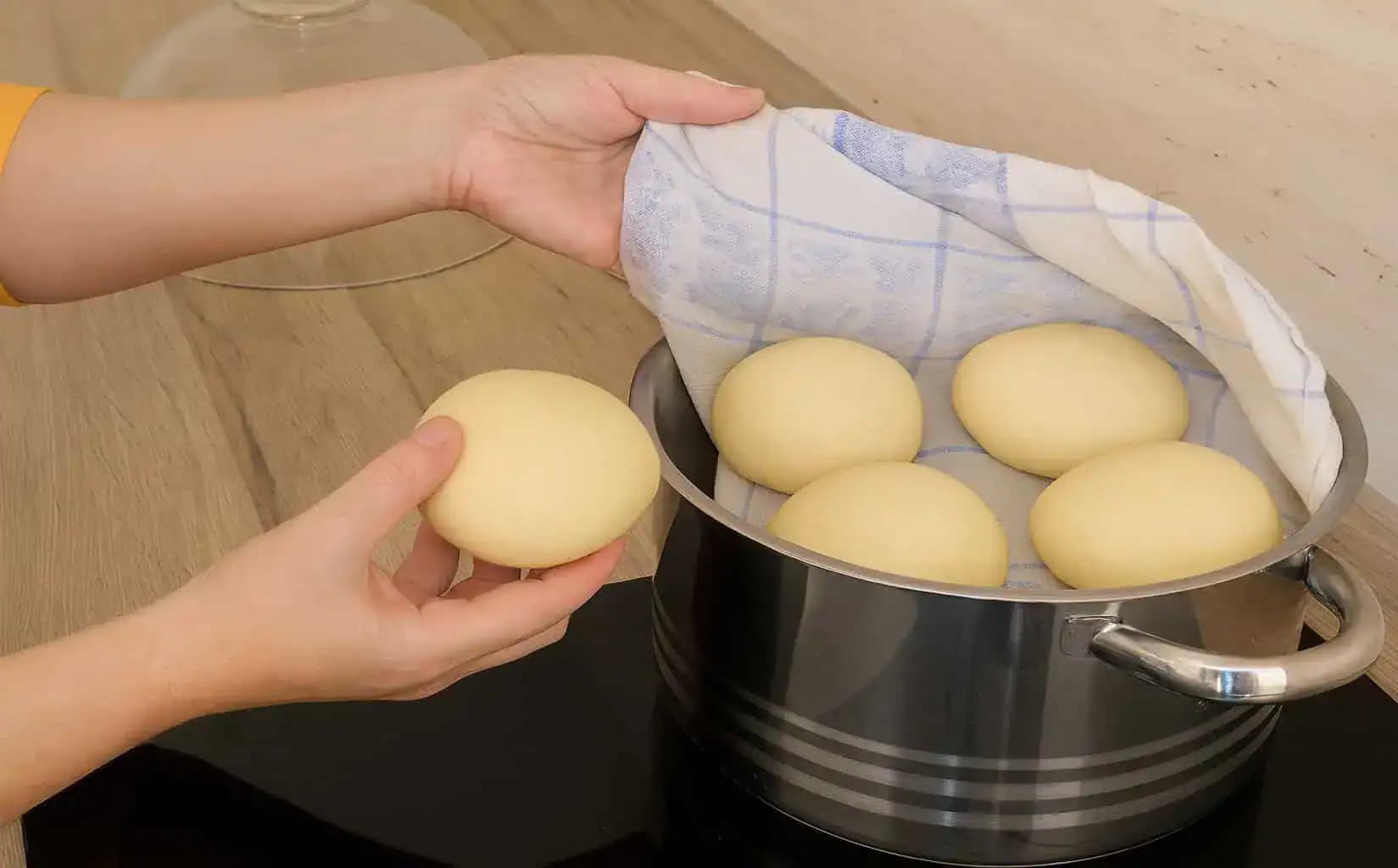 Parené buchty vám už nikdy nespľasnú a nebudú popraskané: Musíte len urobiť túto vec (VIDEO)!