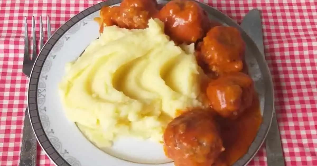 Nesmrteľný recept na FAJNOTKU z čias socializmu – mäsové guľky v rajčinovej omáčke: Robím ju podľa tohoto receptu už 40 rokov!
