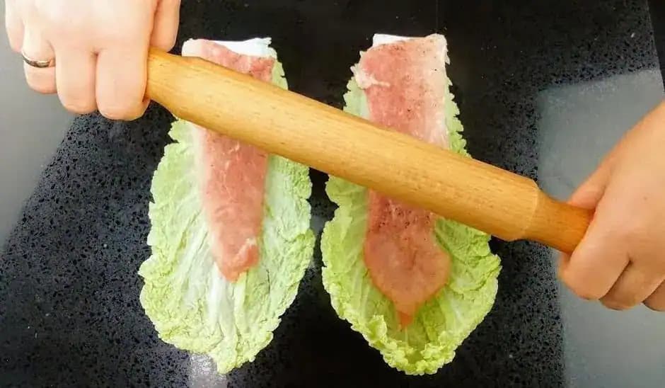 Keď chcem pripraviť chutný obed, zabalím mäso do kapustného listu a zalejem touto omáčkou: Všetci pri stole sa zalizujú!