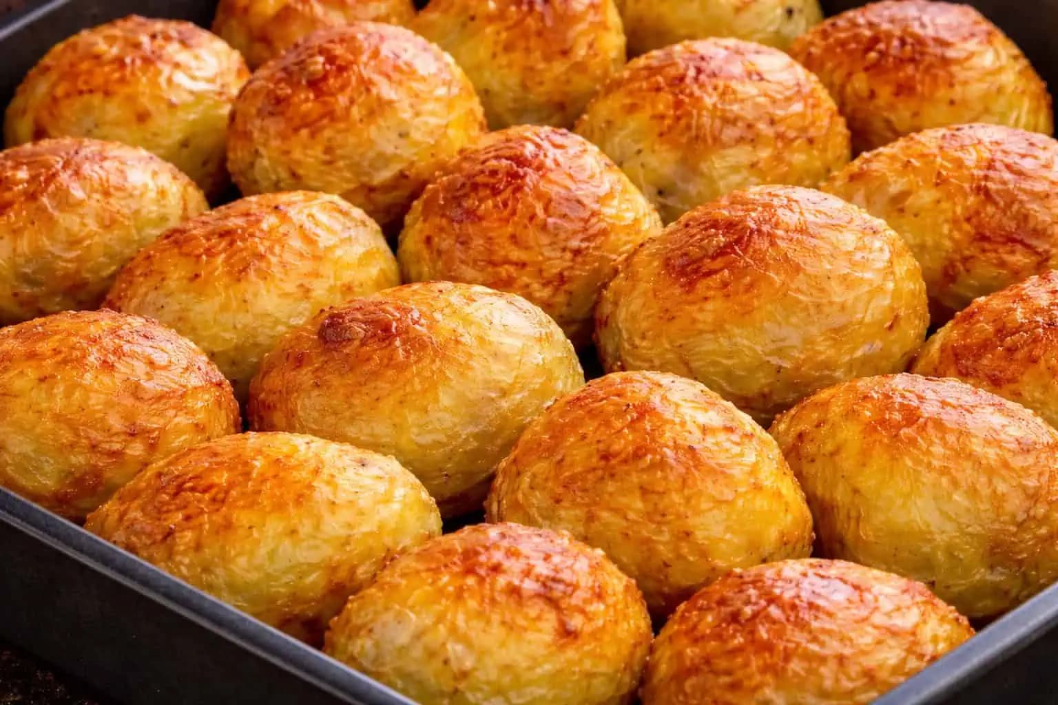 Takto pripravíte najchutnejšie pečené zemiaky – recept mojej babky!