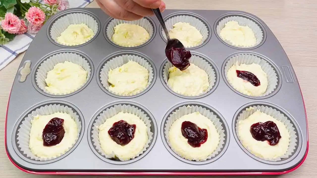 Výborné tvarohové muffiny z hrnčeka: Hotové sú hneď a Chutia úplne ako MORAVSKÉ koláče!