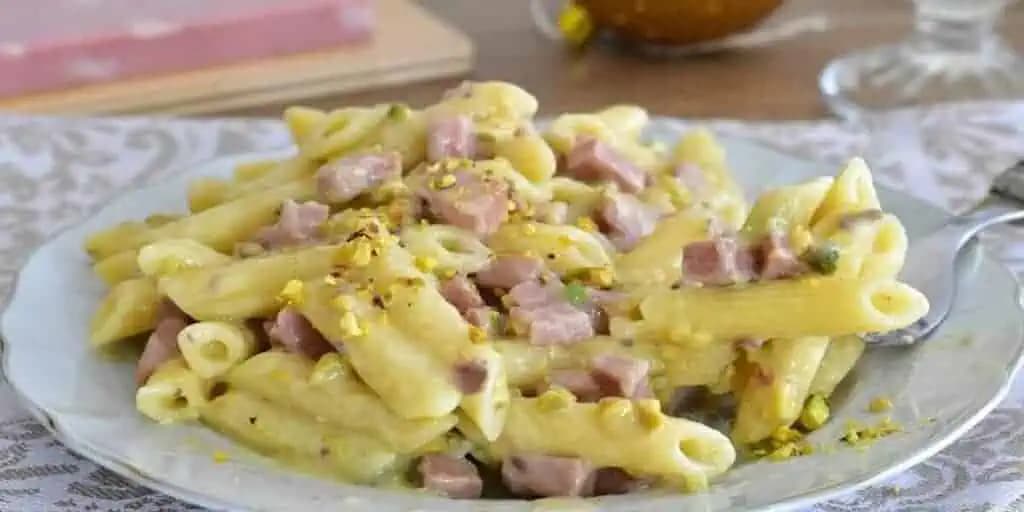15 minútové cestoviny s kyslou smotanou a slaninkou: VYNIKAJÚCI obed, tú omáčku by som jedla každý deň!