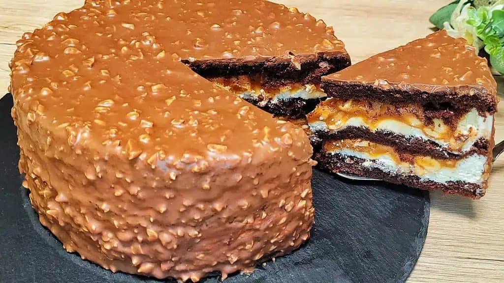 SNICKERS torta, ktorá sa topí v ústach: Musím sa podeliť o tento RECEPT, jednoduché a veľmi chutné!