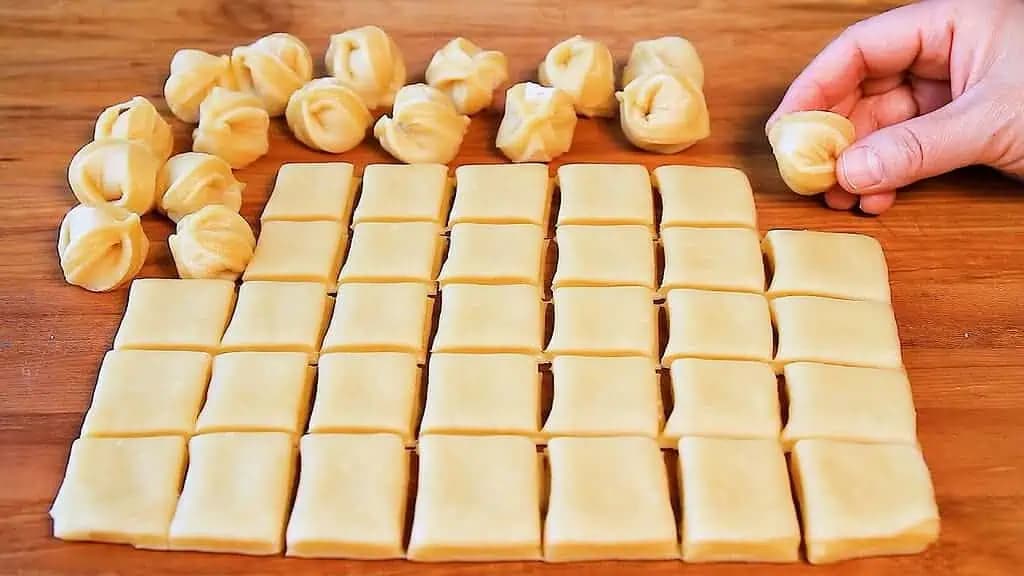 100 rokov starý RECEPT, ktorý ma naučila moja svokra: Žiadne droždie, žiadna rúra – hneď ich máte na stole!