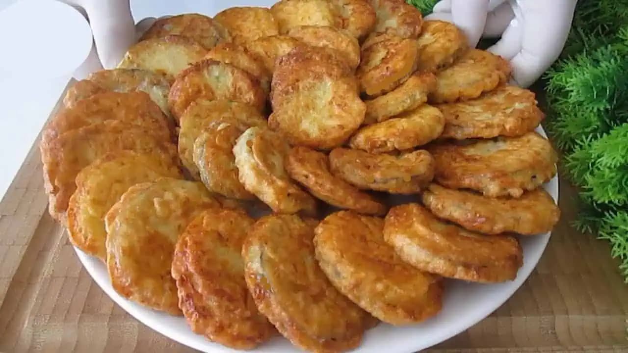 Zemiakové GROŠE so syrom a šunkou (najlepší recept): Príprava na 5 minút, nejde do nich strúhanka ani múka!