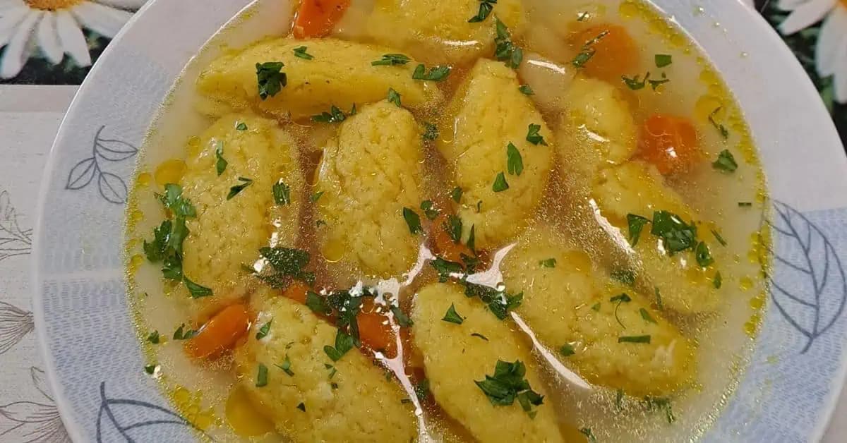 Jemné anadýchané krupicové halušky do polievky, ktoré sa nerozvaria!