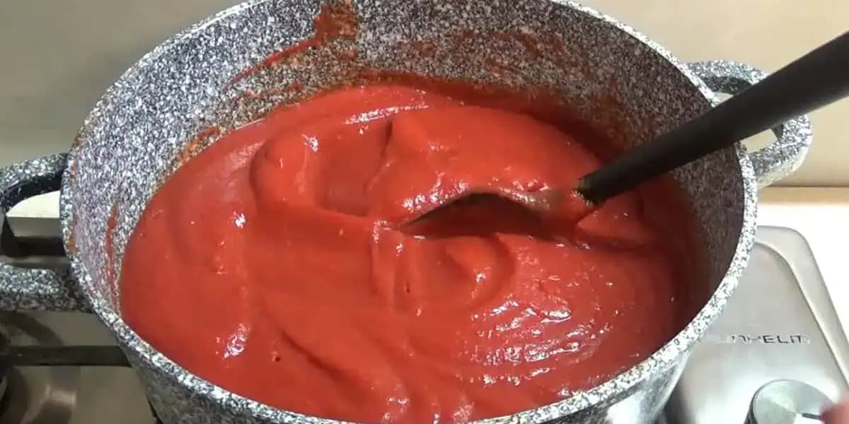 Mám recept na HUSTÝ paradajkový pretlak: Urobte čo najviac pohárov, pretože je ohromne chutný!