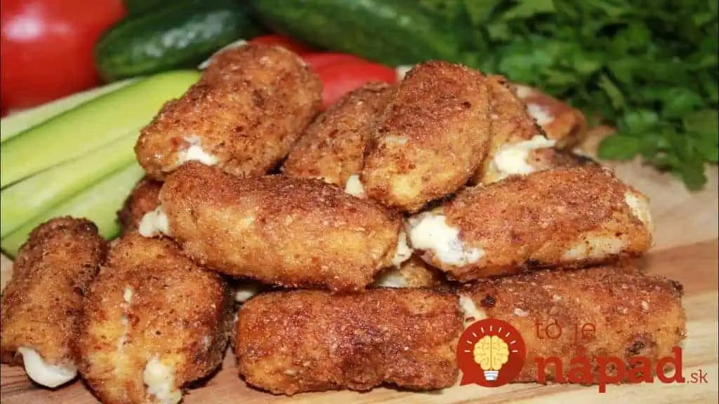 Len 2 kuracie prsia, syr a cesnak – je to lepšie ako vyprážaný rezeň: Fantastické tyčinky s náplňou, skúste a nebudete ľutovať!