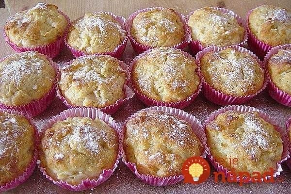 Rýchle tvarohové muffiny s jablkami: Zabudnite na suché cesto, v strede sú krémové, vláčne a chutia božsky!