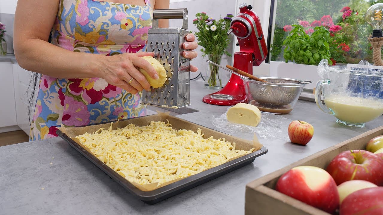 Božský jablkový koláč s vanilkovým pudingom: Krémový, šťavnatý a neodolateľný!