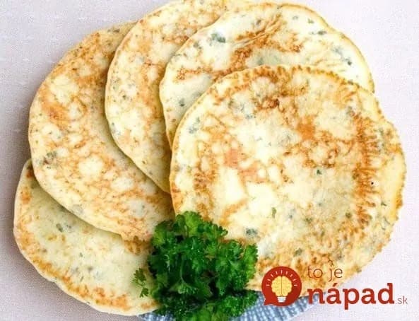 Výborné syrové palacinky s bylinkami a kyslou smotanou: Jemné, vláčne a chutia fantasticky!