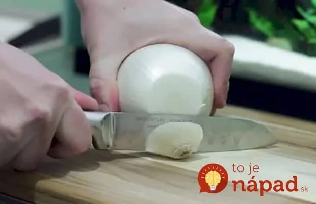 9 geniálnych trikov, vďaka ktorým bude príprava vianočného šalátu hračka