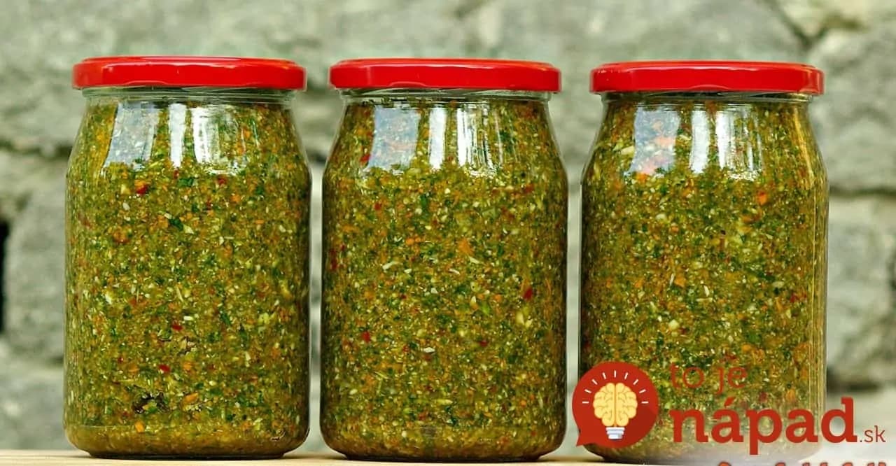 Domáca vegeta s liečivým ligurčekom: Kto pozná tento starý recept, ten v polievke neznesie žiadne umelé dochucovadlá!