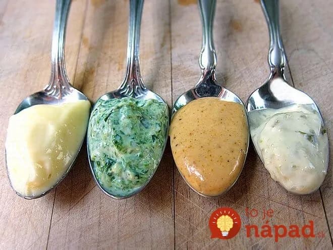 Pekelne dobré omáčky ku grilovaným pochúťkam: Zbierka 7 top receptov, ktoré máte hotové za minútku!