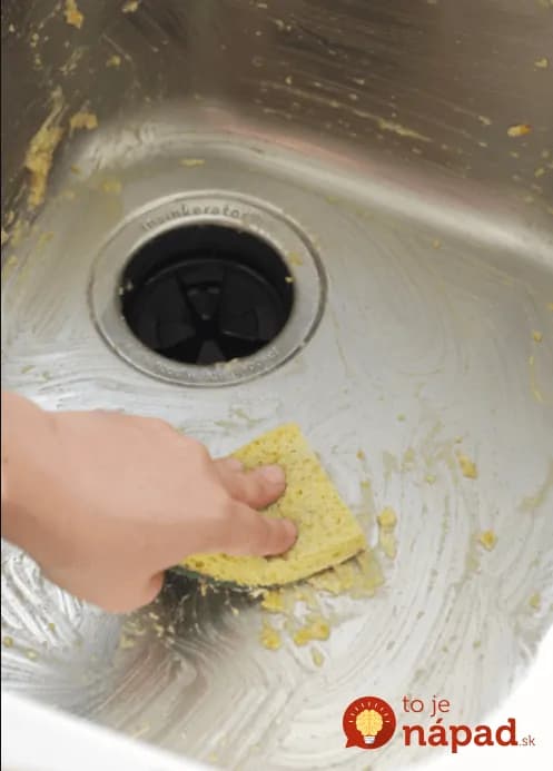 Domáci mätový sirup na dobré trávenie, proti kašľu a do letných limonád: Môžu ho aj cukrovkári!