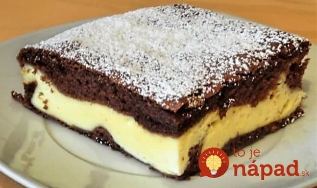 Nesmierne chutný kakaový koláč s kyslou smotanou, hotový za chvíľku: Náplň ukrytá priamo vo vnútri cesta!