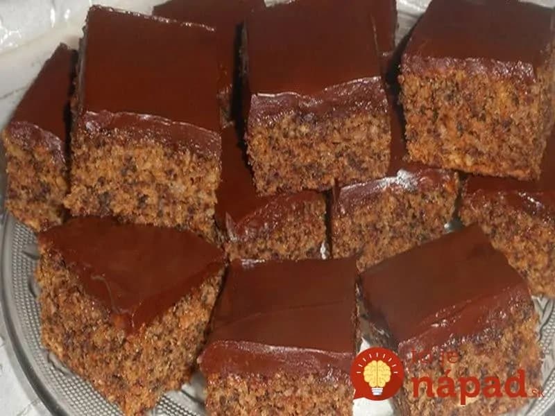 Hrnčekový jablkový koláč s domácim lekvárom a čokoládou: Originál od babičky – pečiem ho už 40 rokov!